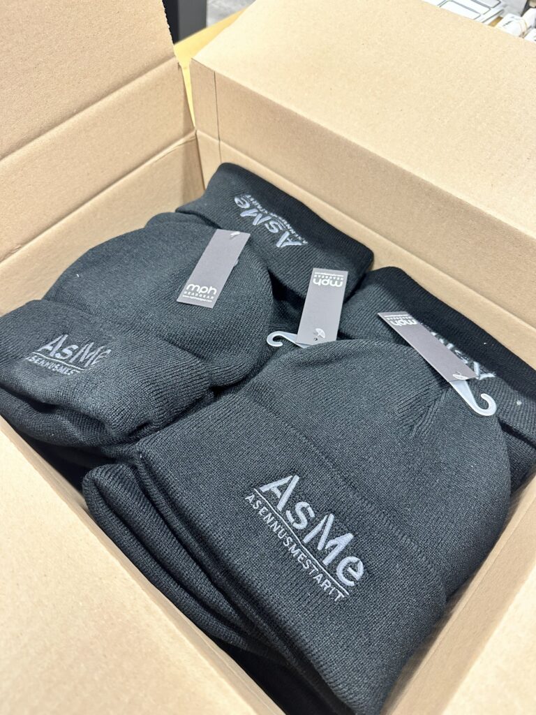 AsMe Asennusmestarit pipot laatikossa