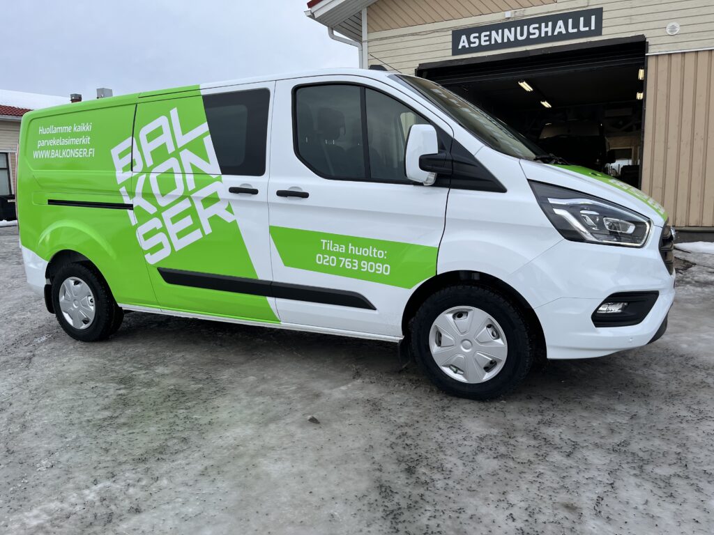 Balkonser Ford Transit teippaus talvella