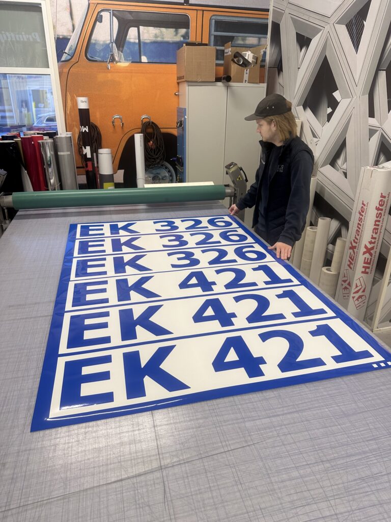 EK venekilpinumerot laminointi