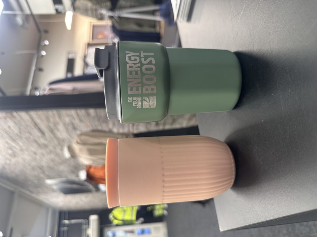 Energy Boost termomukit vihreä ja roosa