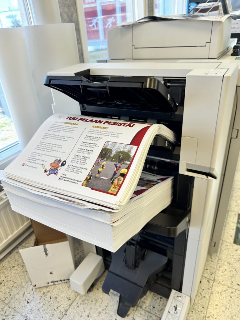 Esitteet digipainokoneessa