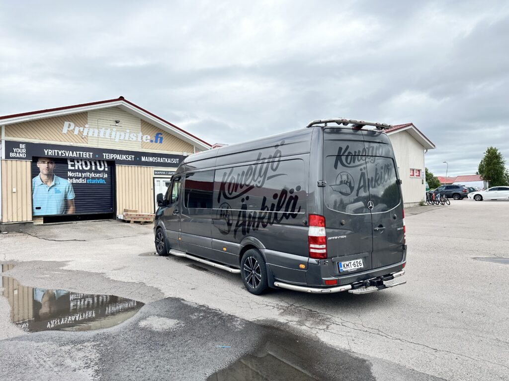 Konetyö Änkilä Mercedes Sprinter teippaus Printtipiste