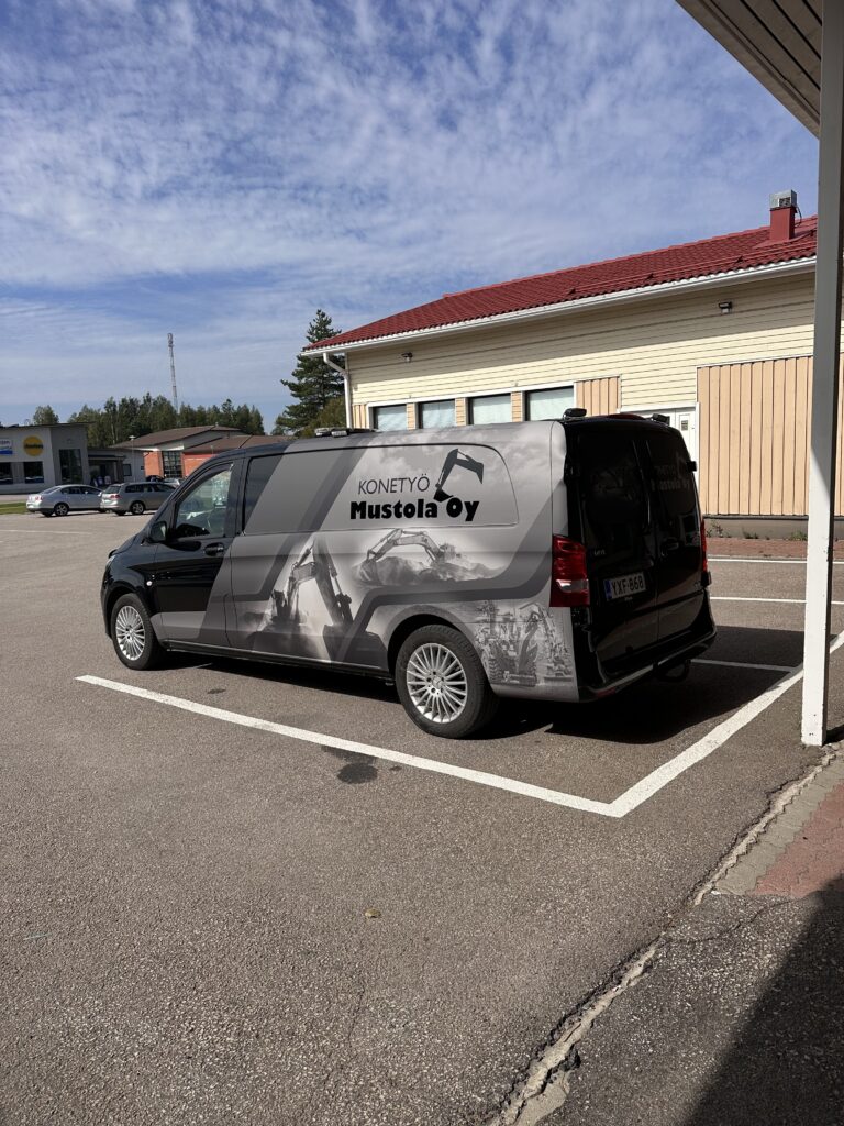 Konetyö Mustola Mercedes Vito teippaus