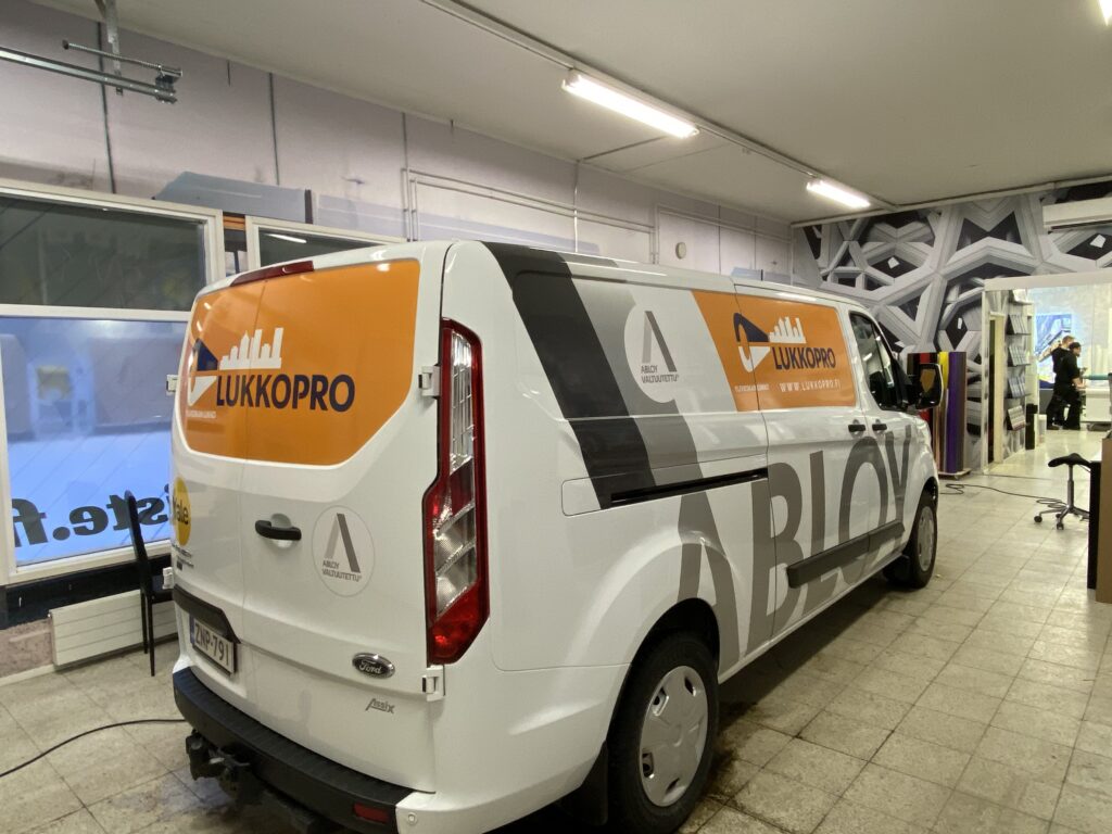 LukkoPro Abloy Ford Transit teippaus työpajassa