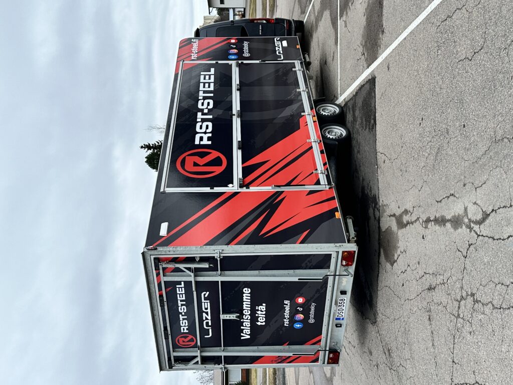 RST-Steel peräkärryn teippaus takaa