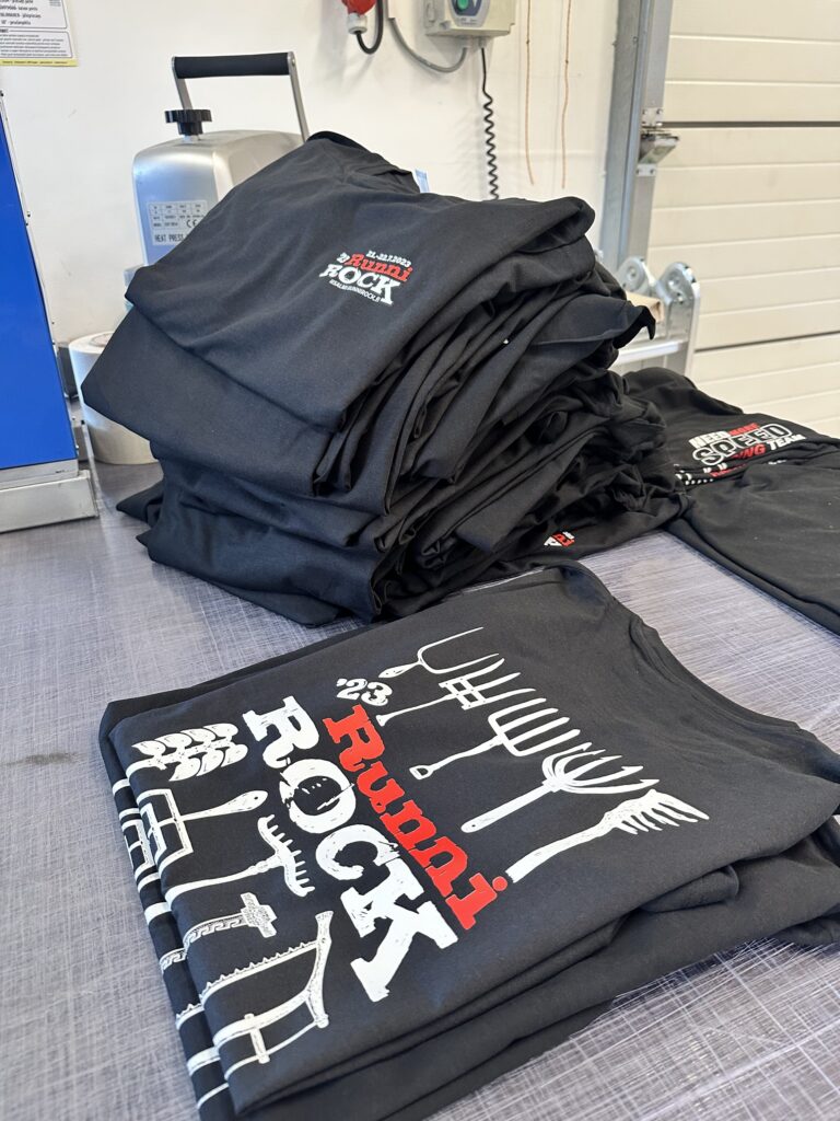 Runni Rock t-paita selkäpainos