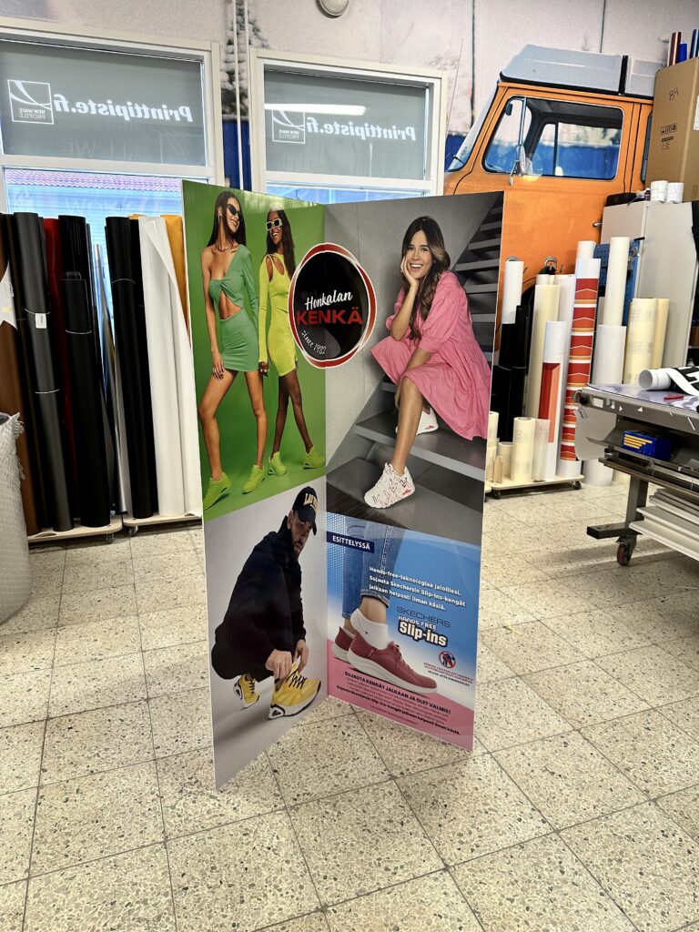 Skechers roll-up bannerit