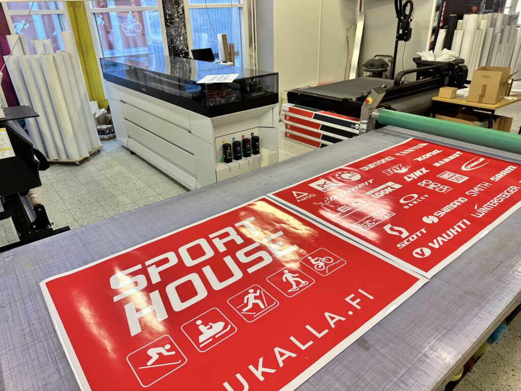 Sport House banderollit lähikuva