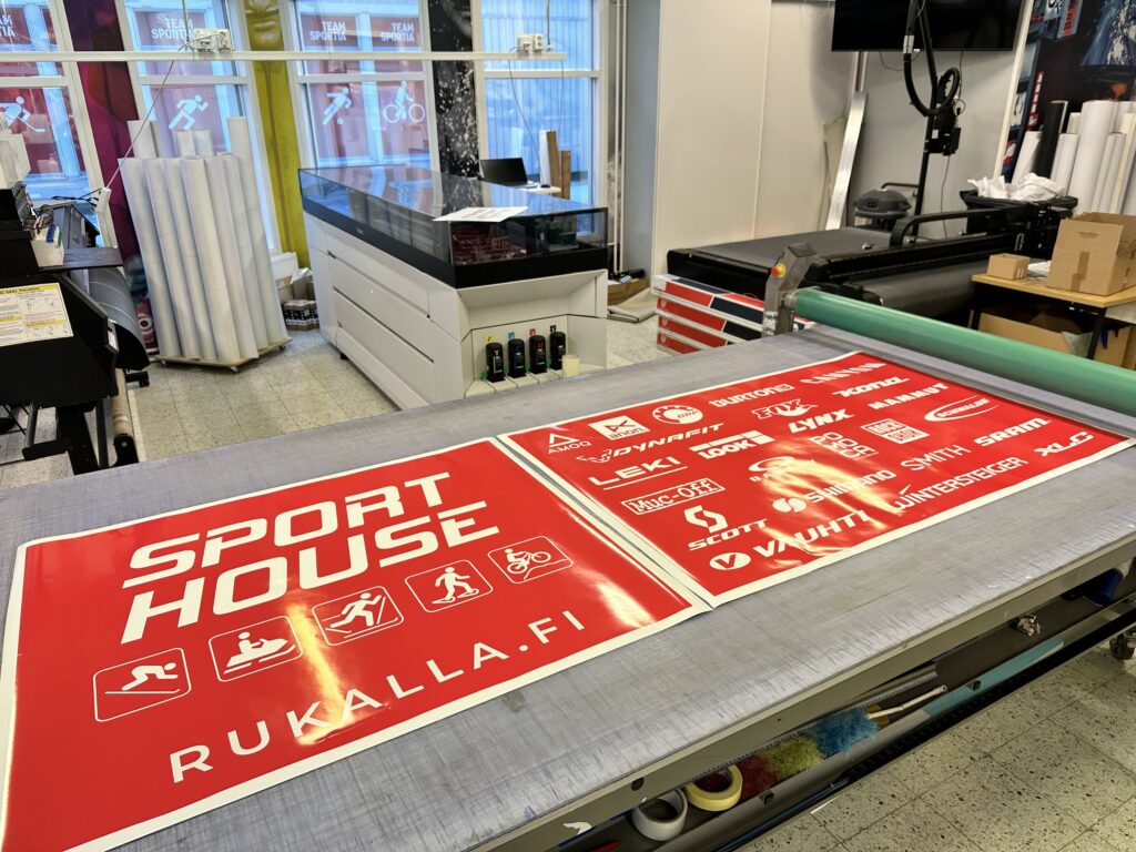 Sport House banderollit tuotannossa